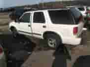 2001 Chevrolet Blazer LT with VIN 1GNCS13W412220736, listed as a IAAI auction lot 40972740 with 282,706 mi miles and . Bid and sale history available at DreamBid. Image 3.