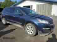 2015 Chevrolet Traverse LS z VIN 1GNKVFKD1FJ119666, wystawiony jako Copart lot #81396995 z przebiegiem 143 040 mil mil oraz Czysty tytuł • Clean title. Historia ofert i sprzedaży dostępna na DreamBid. Obrazek 4.