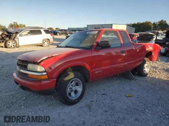 2003 Chevrolet S-10 LS with VIN 1GCCS19X238220727, listed as a Copart auction lot 82305045 with 121,993 mi miles and Clean title. Bid and sale history available at DreamBid. Image 1.