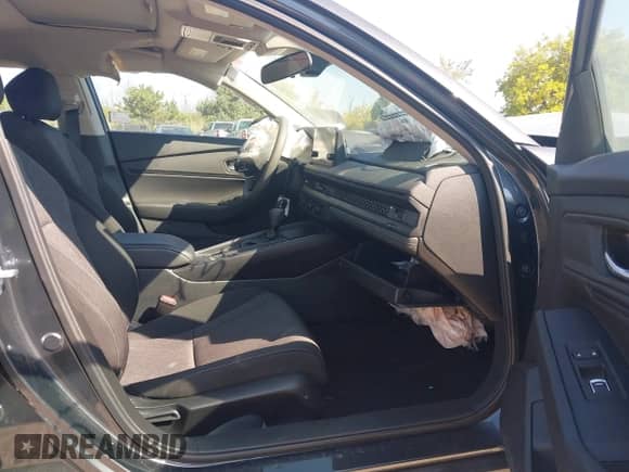 2024 Honda Accord EX с VIN 1HGCY1F30RA063895, выставлен на аукционе IAAI как лот 43246205 с пробегом 14 686 миль миль и . История ставок и продаж доступна на DreamBid. Изображение 5.