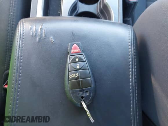 2014 Dodge Challenger SXT с VIN 2C3CDYAG8EH111141, выставлен на аукционе IAAI как лот 43374971 с пробегом 98 943 миль миль и . История ставок и продаж доступна на DreamBid. Изображение 11.