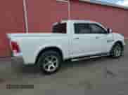 2017 Ram 1500 Laramie z VIN 1C6RR7NMXHS872923, wystawiony jako Copart lot #68679075 z przebiegiem 215 096 mil mil oraz Czysty tytuł • Clean title. Historia ofert i sprzedaży dostępna na DreamBid. Obrazek 3.