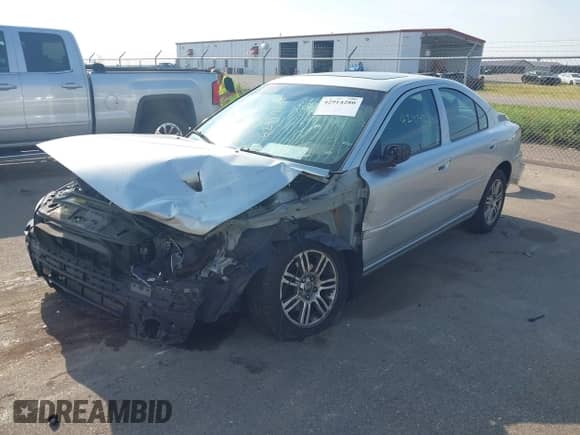 2006 Volvo S60 2.5L Turbo с VIN YV1RH592962514437, выставлен на аукционе IAAI как лот 42914280 с пробегом 127 520 миль миль и . История ставок и продаж доступна на DreamBid. Изображение 2.