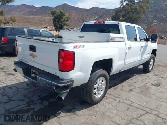 2016 Chevrolet Silverado 2500HD LT с VIN 1GC1KVE84GF176454, выставлен на аукционе IAAI как лот 43224807 с пробегом 151 483 миль миль и . История ставок и продаж доступна на DreamBid. Изображение 4.