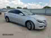 2011 Hyundai Sonata GLS z VIN 5NPEB4AC0BH100301, wystawiony jako Copart lot #70056025 z przebiegiem 186 621 mil mil oraz Szkoda całkowita • Salvage title. Historia ofert i sprzedaży dostępna na DreamBid. Obrazek 4.