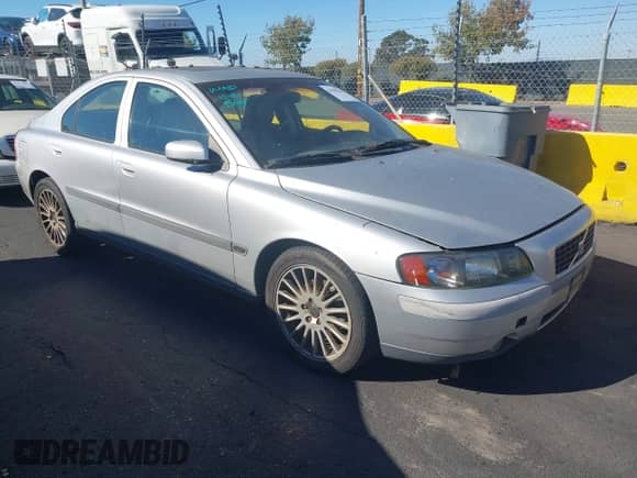 2004 Volvo S60 с VIN YV1RS59V242388043, выставлен на аукционе IAAI как лот 43505136 с пробегом 176 188 миль миль и . История ставок и продаж доступна на DreamBid. Изображение 1.