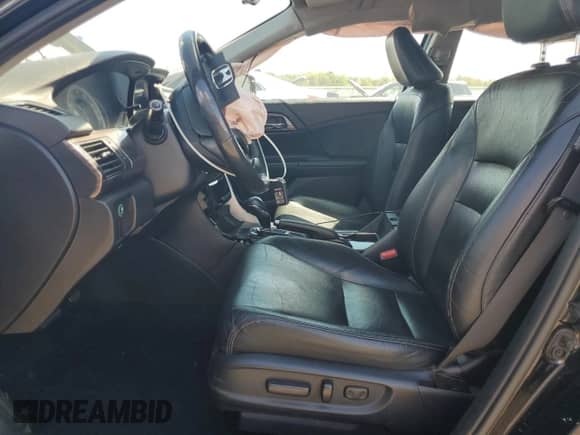 2017 Honda Accord EX-L с VIN 1HGCR3F81HA022453, выставлен на аукционе Copart как лот 84461375 с пробегом 344 742 миль миль и Списание • Salvage title. История ставок и продаж доступна на DreamBid. Изображение 7.