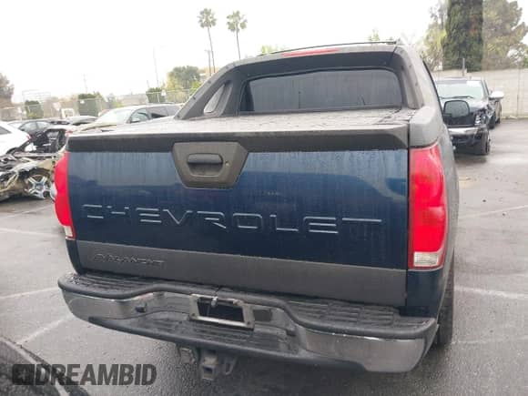 2005 Chevrolet Avalanche Z66 с VIN 3GNEC12Z15G127588, выставлен на аукционе IAAI как лот 41838426 с пробегом 201 337 миль миль и . История ставок и продаж доступна на DreamBid. Изображение 16.