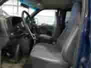 2002 Chevrolet Express с VIN 1GAHG39R121143434, выставлен на аукционе Copart как лот 73485264 с пробегом 80 692 миль миль и Списание • Salvage title. История ставок и продаж доступна на DreamBid. Изображение 7.