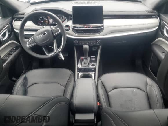 2025 Jeep Compass Limited с VIN 3C4NJDCN8ST621137, выставлен на аукционе Copart как лот 84600095 с пробегом 898 миль миль и Чистый • Clean title. История ставок и продаж доступна на DreamBid. Изображение 8.