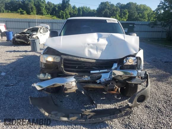 2004 GMC Sierra 1500 Work Truck with VIN 1GTEC14X34Z283604, listed as a Copart auction lot 57672935 with 326,764 mi miles and Salvage title. Bid and sale history available at DreamBid. Image 5.