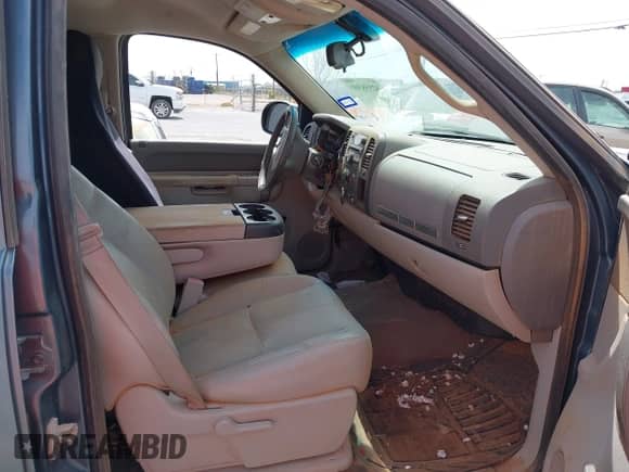 2013 Chevrolet Silverado 1500 LT with VIN 3GCPKSE75DG137401, listed as a IAAI auction lot 42558300 with 246,506 mi miles and . Bid and sale history available at DreamBid. Image 5.
