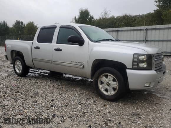 2011 Chevrolet Silverado 1500 LT с VIN 3GCPKSE32BG198120, выставлен на аукционе Copart как лот 90380995 с пробегом 200 971 миль миль и Чистый • Clean title. История ставок и продаж доступна на DreamBid. Изображение 4.