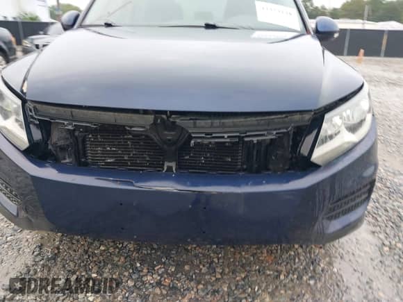 2013 Volkswagen Tiguan S с VIN WVGAV3AX6DW560719, выставлен на аукционе IAAI как лот 43323138 с пробегом Не указан миль и . История ставок и продаж доступна на DreamBid. Изображение 6.