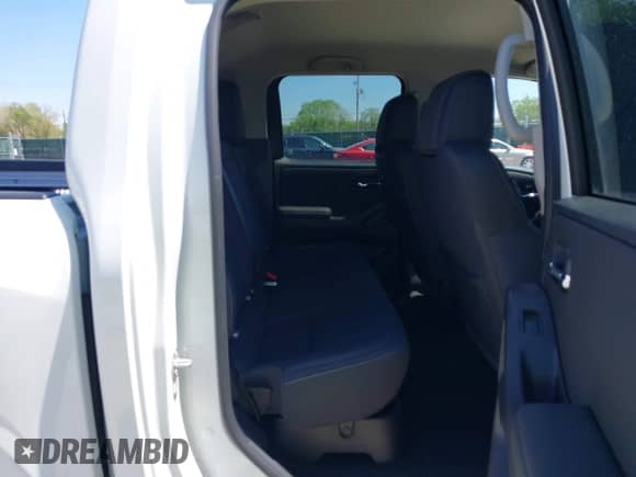 2024 Nissan Frontier SV с VIN 1N6ED1EJ0RN634679, выставлен на аукционе IAAI как лот 42075250 с пробегом 2 296 миль миль и . История ставок и продаж доступна на DreamBid. Изображение 8.