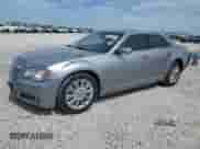 2014 Chrysler 300 z VIN 2C3CCARG3EH120506, wystawiony jako Copart lot #67546344 z przebiegiem 79 129 mil mil oraz Szkoda całkowita • Salvage title. Historia ofert i sprzedaży dostępna na DreamBid. Obrazek 1.