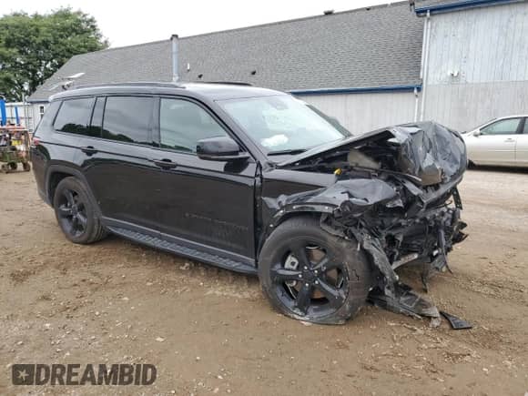 2024 Jeep Grand Cherokee Altitude X with VIN 1C4RJKAG8R8604647, listed as a Copart auction lot 69733465 with 17,633 mi miles and Salvage title. Bid and sale history available at DreamBid. Image 4.