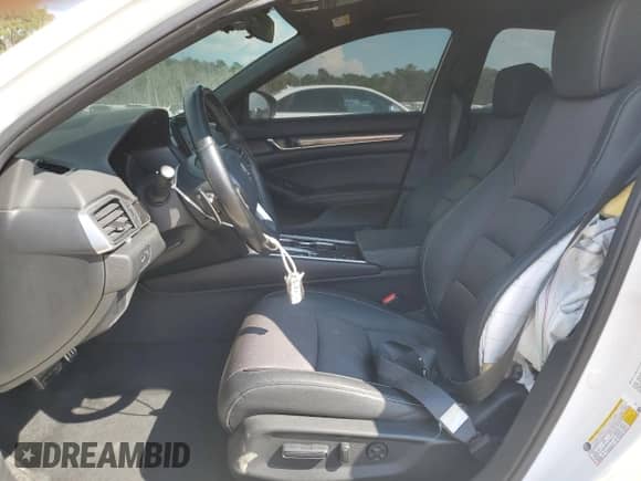 2019 Honda Accord Sport z VIN 1HGCV1F30KA159587, wystawiony jako Copart lot #81410875 z przebiegiem 82 048 mil mil oraz Szkoda całkowita • Salvage title. Historia ofert i sprzedaży dostępna na DreamBid. Obrazek 7.