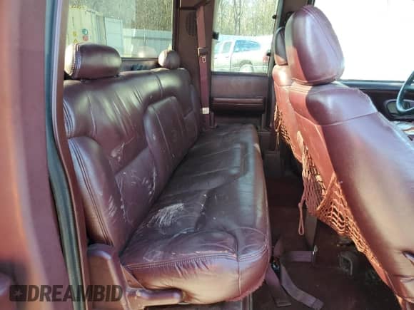 1998 GMC Sierra 1500 с VIN 1GTEC19R6WR509843, выставлен на аукционе Copart как лот 46108075 с пробегом 190 733 миль миль и Списание • Salvage title. История ставок и продаж доступна на DreamBid. Изображение 11.