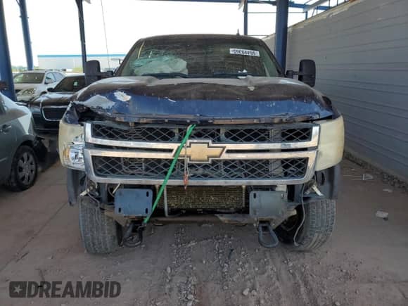 2011 Chevrolet Silverado 3500HD SRW LT with VIN 1GC4K0C84BF207164, listed as a Copart auction lot 68499365 with 220,687 mi miles and Salvage title. Bid and sale history available at DreamBid. Image 5.