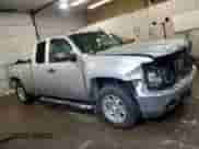 2007 GMC Sierra 1500 SLE1 with VIN 2GTEC19C371701744, listed as a Copart auction lot 45556485 with 205,859 mi miles and Salvage title. Bid and sale history available at DreamBid. Image 4.