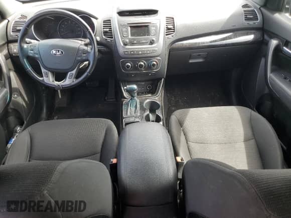 2014 Kia Sorento LX с VIN 5XYKT4A6XEG506835, выставлен на аукционе Copart как лот 70697405 с пробегом 130 943 миль миль и Списание • Salvage title. История ставок и продаж доступна на DreamBid. Изображение 8.