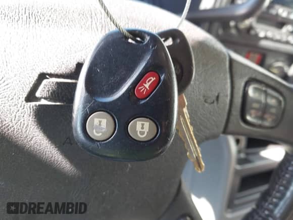 2005 Chevrolet Suburban LT z VIN 1GNEC16Z55J106137, wystawiony jako IAAI lot #41235825 z przebiegiem 231 042 mil mil oraz . Historia ofert i sprzedaży dostępna na DreamBid. Obrazek 11.