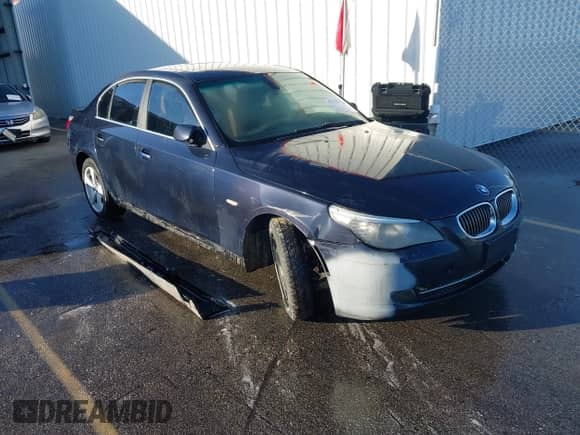 2008 BMW 5 Series 528xi with VIN WBANV135X8CZ50975, listed as a IAAI auction lot 43355770 with 188,730 mi miles and . Bid and sale history available at DreamBid. Image 1.