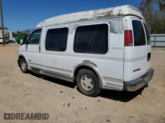 2002 Chevrolet Express с VIN 1GBFG15R221214329, выставлен на аукционе Copart как лот 49664955 с пробегом 108 408 миль миль и Чистый • Clean title. История ставок и продаж доступна на DreamBid. Изображение 2.
