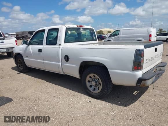 2000 Chevrolet Silverado 1500 LS with VIN 2GCEC19V3Y1322181, listed as a IAAI auction lot 42785199 with 281,272 mi miles and . Bid and sale history available at DreamBid. Image 3.