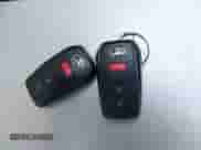 2024 Toyota Tacoma SR5 z VIN 3TMLB5JN5RM080565, wystawiony jako IAAI lot #42584677 z przebiegiem 17 149 mil mil oraz . Historia ofert i sprzedaży dostępna na DreamBid. Obrazek 11.