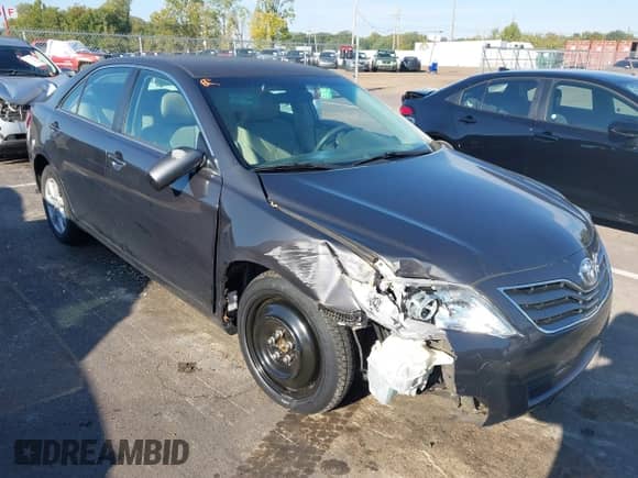 2011 Toyota Camry LE z VIN 4T1BF3EK4BU130650, wystawiony jako IAAI lot #43435857 z przebiegiem 139 001 mil mil oraz . Historia ofert i sprzedaży dostępna na DreamBid. Obrazek 1.