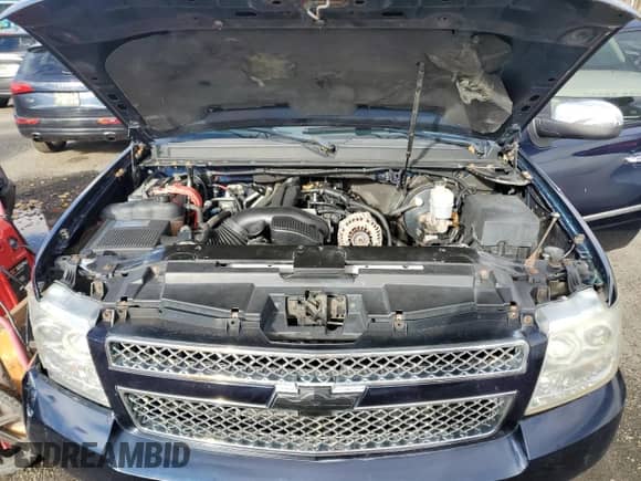 2009 Chevrolet Suburban LTZ z VIN 1GNFK36309R243475, wystawiony jako Copart lot #90379995 z przebiegiem 168 390 mil mil oraz Szkoda całkowita • Salvage title. Historia ofert i sprzedaży dostępna na DreamBid. Obrazek 12.