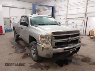 2010 Chevrolet Silverado 2500HD Work Truck z VIN 1GC5KVBG0AZ186238, wystawiony jako IAAI lot #41379847 z przebiegiem 141 388 mil mil oraz . Historia ofert i sprzedaży dostępna na DreamBid. Obrazek 1.