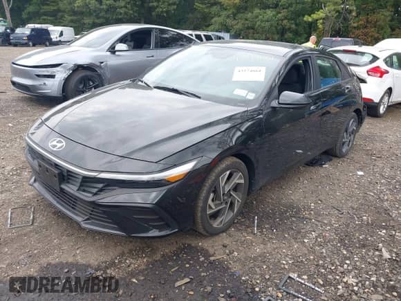 2025 Hyundai Elantra SEL Sport с VIN KMHLM4DG6SU928435, выставлен на аукционе IAAI как лот 43274661 с пробегом 5 619 миль миль и . История ставок и продаж доступна на DreamBid. Изображение 17.