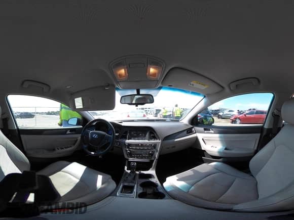 2016 Hyundai Sonata Limited с VIN 5NPE34AF4GH322998, выставлен на аукционе IAAI как лот 42865657 с пробегом 137 074 миль миль и . История ставок и продаж доступна на DreamBid. Изображение 18.