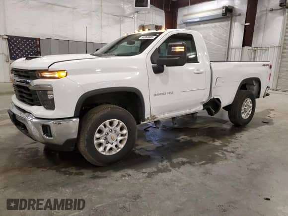 2024 Chevrolet Silverado 3500 with VIN 1GC3YTE77RF449831, listed as a Copart auction lot 68363605 with 8,509 mi miles and Salvage title. Bid and sale history available at DreamBid. Image 1.