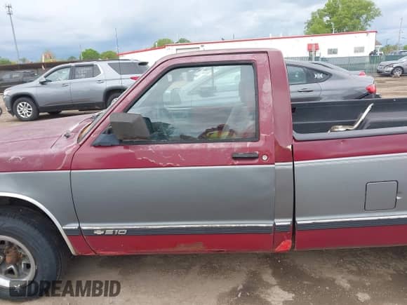 1992 Chevrolet S-10 с VIN 1GCCS14R2N8185229, выставлен на аукционе IAAI как лот 42268728 с пробегом 156 784 миль миль и . История ставок и продаж доступна на DreamBid. Изображение 13.