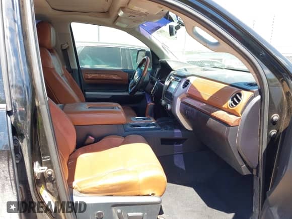 2015 Toyota Tundra Platinum с VIN 5TFAW5F1XFX439058, выставлен на аукционе IAAI как лот 43067362 с пробегом 160 102 миль миль и . История ставок и продаж доступна на DreamBid. Изображение 5.