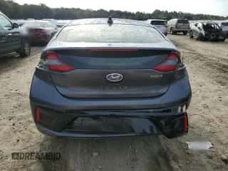 2017 Hyundai Ioniq SEL z VIN KMHC75LC2HU033285, wystawiony jako Copart lot #81674625 z przebiegiem 76 125 mil mil oraz Szkoda całkowita • Salvage title. Historia ofert i sprzedaży dostępna na DreamBid. Obrazek 6.