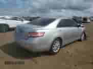 2010 Toyota Camry z VIN 4T4BF3EK7AR030983, wystawiony jako Copart lot #81746105 z przebiegiem 90 967 mil mil oraz Szkoda całkowita • Salvage title. Historia ofert i sprzedaży dostępna na DreamBid. Obrazek 3.