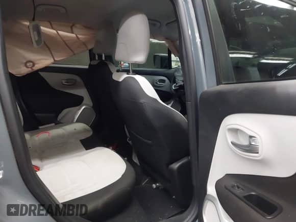 2018 Jeep Renegade Latitude with VIN ZACCJABB5JPH92642, listed as a IAAI auction lot 43253580 with 106,321 mi miles and . Bid and sale history available at DreamBid. Image 8.