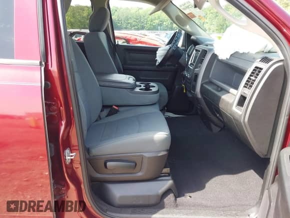 2019 Ram 1500 Tradesman с VIN 1C6RR6FTXKS699962, выставлен на аукционе IAAI как лот 42285000 с пробегом 79 912 миль миль и . История ставок и продаж доступна на DreamBid. Изображение 5.