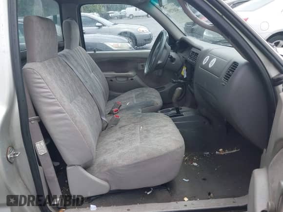 2001 Toyota Tacoma z VIN 5TENL42N41Z795150, wystawiony jako IAAI lot #42657291 z przebiegiem 288 053 mil mil oraz . Historia ofert i sprzedaży dostępna na DreamBid. Obrazek 8.