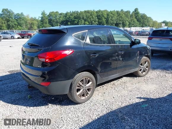 2015 Hyundai Tucson GLS z VIN KM8JTCAF8FU064817, wystawiony jako IAAI lot #43053602 z przebiegiem 107 441 mil mil oraz . Historia ofert i sprzedaży dostępna na DreamBid. Obrazek 4.
