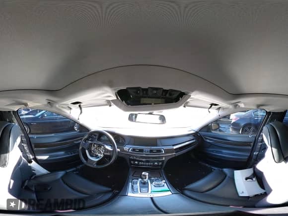 2012 BMW 7 Series 750Li xDrive z VIN WBAKC8C51CC435289, wystawiony jako IAAI lot #43340014 z przebiegiem 87 192 mil mil oraz . Historia ofert i sprzedaży dostępna na DreamBid. Obrazek 20.