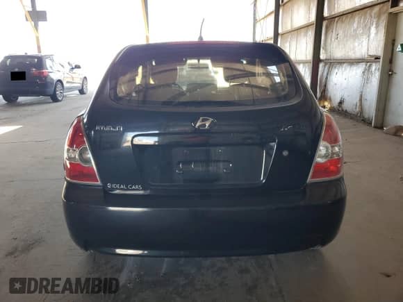 2008 Hyundai Accent GS z VIN KMHCM36C98U064395, wystawiony jako Copart lot #82670815 z przebiegiem 78 849 mil mil oraz Szkoda całkowita • Salvage title. Historia ofert i sprzedaży dostępna na DreamBid. Obrazek 6.