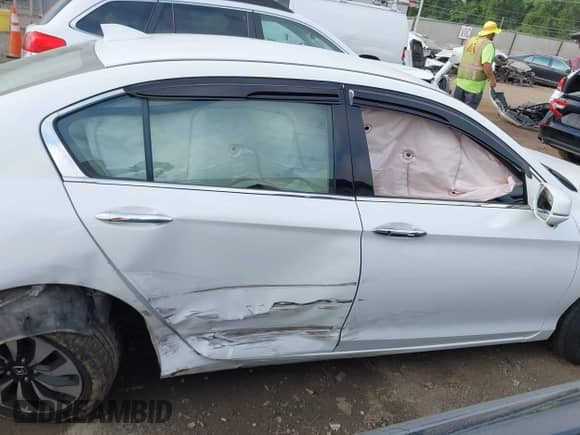 2014 Honda Accord with VIN 1HGCR6F3XEA003188, listed as a IAAI auction lot 42688576 with 130,099 mi miles and . Bid and sale history available at DreamBid. Image 13.