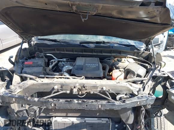 2021 GMC Sierra 1500 Denali z VIN 3GTU9FETXMG422324, wystawiony jako IAAI lot #43121547 z przebiegiem 55 757 mil mil oraz . Historia ofert i sprzedaży dostępna na DreamBid. Obrazek 10.