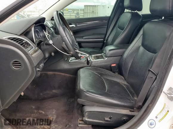 2018 Chrysler 300 Limited с VIN 2C3CCAEG8JH324413, выставлен на аукционе Copart как лот 63115245 с пробегом 98 537 миль миль и Списание • Salvage title. История ставок и продаж доступна на DreamBid. Изображение 7.